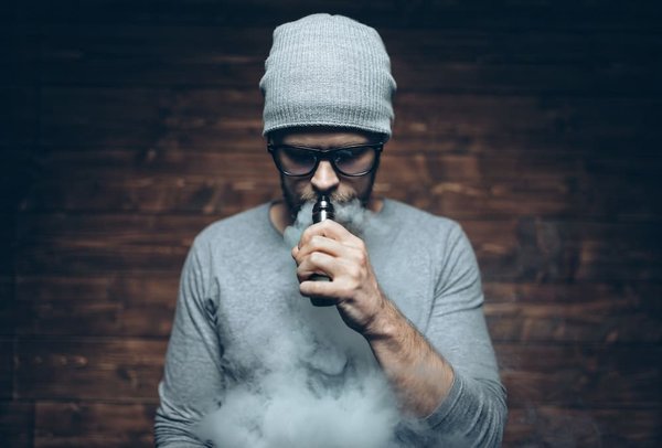 Grossiste en Eliquide : qualité, réglementation et profit