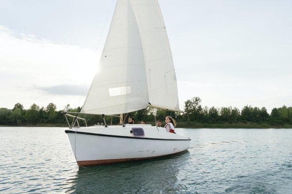 Navigation à la voile : Comment se déplacer correctement ?